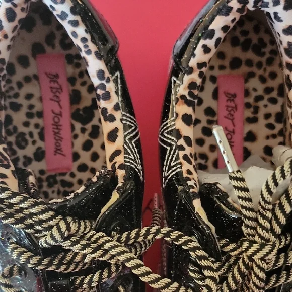 Betsey Johnson GROOVE BLACK Glitter Star Flatform Sneakers - Picture 5 of 16
